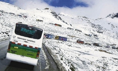 El transporte internacional sufre por las fuertes nevadas de invierno. Foto: EL DEBER