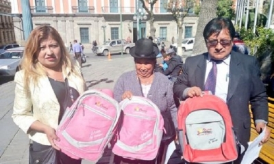 Concejales de Oruro denuncian al alcalde Bazán por compra de mochilas chinas. Foto: Internet
