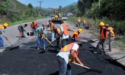 Foto / Archivo: Trabajos de una doble vía en la carretera Cochabamba-Santa Cruz, en Bolivia