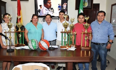 Entrega de Premiación a Basket y Futbol