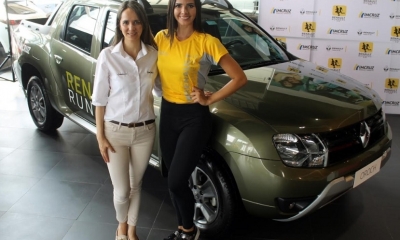 Mónica Argandoña, Brand Manager Renault y Romy Paz/Foto. Lola Producciones (ver imágenes)
