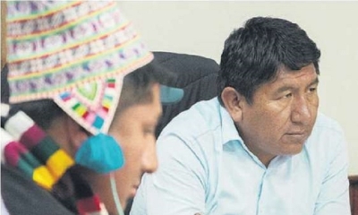 Jhonny Mamani se reunió ayer con autoridades municipales de potosí. 