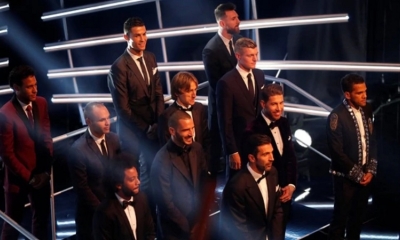 Los usuarios que emitieron casi nueve millones de votos para elegir al mejor equipo del año han dejado afuera a uno de los mejores jugadores del mundo