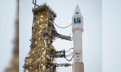 Fotografía cedida por la NASA donde se observa el cohete Atlas V de United Launch Alliance (ULA) con el satélite Landsat 9 a bordo