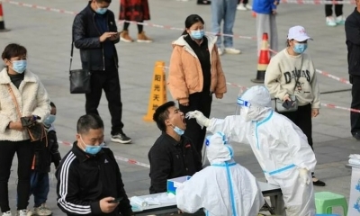 Las autoridades de Xi’an han ubicados puntos de testeo masivo por toda la ciudad para rastrear los casos de covid.