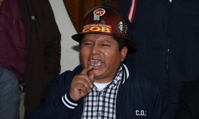 El dirigente máximo de la COB, Juan Carlos Huarachi, enojado.