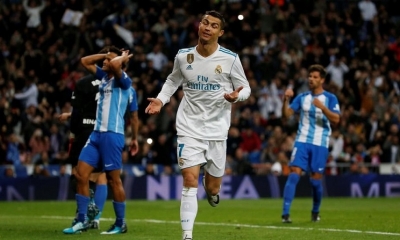 Cristiano Ronaldo celebra su gol ante el Málaga (Javier Barbancho / Reuters)
