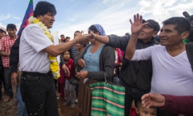 Evo Morales entregó un casa  a una madre soltera/Foto. ABI