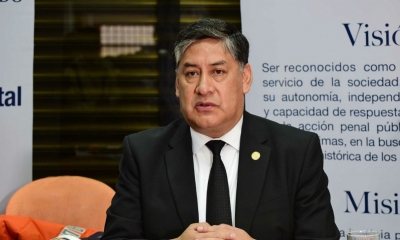 El fiscal general Juan Lanchipa en la mira por ítems.