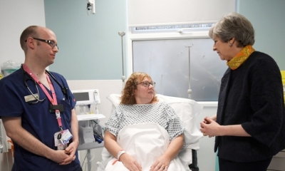 El sistema de salud público del Reino Unido está vivendo un caos en estas semanas festivas, pero la primera ministra británica