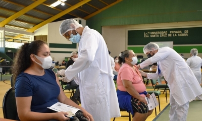El Gobierno amplía la aplicación de la tercera dosis, se usará también Moderna. 