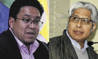 El procurador general del Estado, César Siles y su antecesor, Wilfredo Chávez