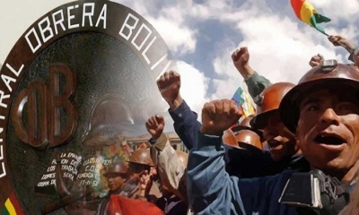 Dirigentes obreros, campesinos e indígenas pertenecientes a la Central Obrera Boliviana (COB)