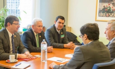 En reunión con diputados europeos. Foto: R. Costas