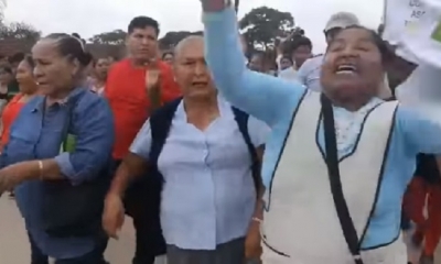 Comerciantes destrozaron el material que se les entregó/Foto. RRSS
