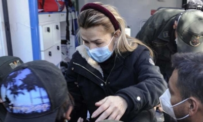 La expresidenta Jeanine Áñez a su retorno al penal de Miraflores tras una salida médica. | Foto archivo | AFP