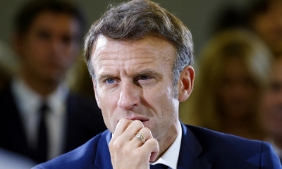Emmanuel Macron durante la visita a un liceo profesional en el sureste de Francia, el 1 de septiembre de 2023