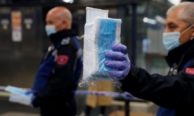 La cocaína se encontraba escondida en una caja de mascarillas. | Fuente: EFE/Referencial