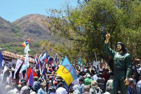 Miles de personas asistieron al homenaje del Che en Vallegrande 