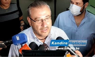 Audiencia de Rómulo Calvo se instala en medio de protestas.