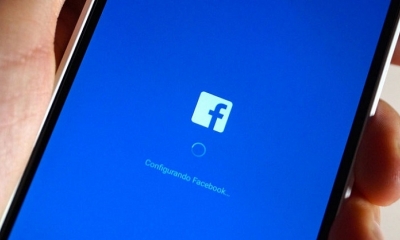  Facebook