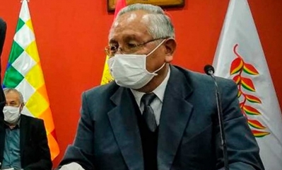 El ministro de Educación, Víctor Hugo Cárdenas