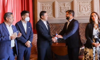 Luis Arce en la posesión de Gabriel Boric