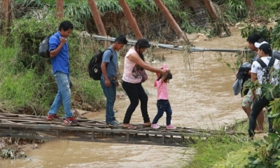 El puente peatonal está instalado de manera provisional