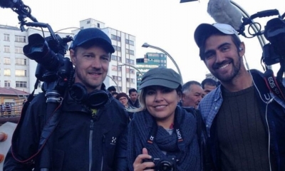 Violeta Ayala (centro) junto a su equipo que filmó la marcha de los discapacitados. Foto: Facebook/Violeta Ayala.