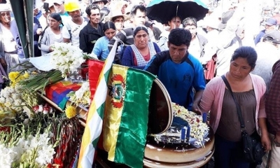 Despedida a uno de los manifestantes que murió en el conflicto, ayer. | Eloy Galindo