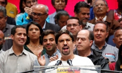 Freddy Guevara junto a parte de la oposición venezolana (Reuters)