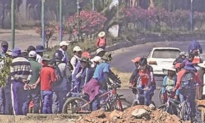 Uno de los bloqueos que instalaron para cerrar el paso al botadero (foto referencial) 
