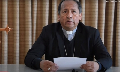 El Mons. Ricardo Centellas dio lectura al comunicado de la Iglesia