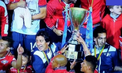 La hinchada festeja e triunfo/Foto. RRSS