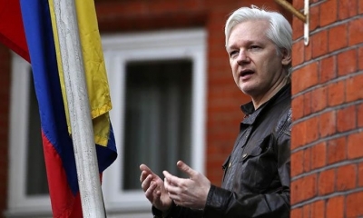 Julian Assange en la embajada de Ecuador. | Foto archivo | AFP