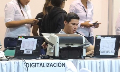 Activistas hacen vigilia en el centro de computo/Foto. ED
