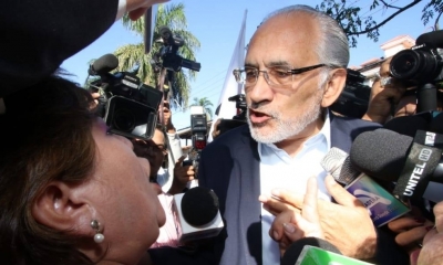 Carlos Mesa saliendo de la reunión/Foto. ED