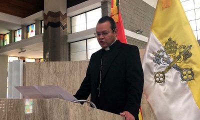 Monseñor Bascopé leyó el comunicado. Foto: CEB.
