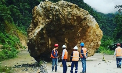 En el kilómetro 124 cayó una roca de grandes proporciones/Foto. RRSS