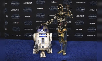 R2-D2 y C-3PO llegan para el estreno mundial de 