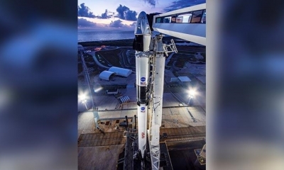 El cohete Falcon 9 de SpaceX que lleva acoplada la cápsula Dragon Crew. | Efe/SpaceX