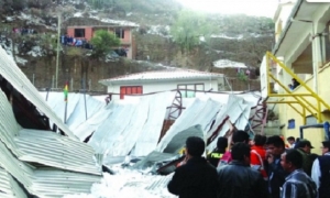 Padres de colegio Aniceto Arce exigen obras tras caída de tinglado /Foto. RRSS