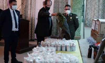 Material presentado por autoridades bolivianas junto al embajador argentino en La Paz. 