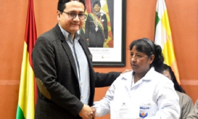 El viceministro Terrazas entregó los ítems/Foto. RRSS