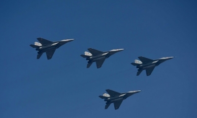 Cazas MiG-29 de las FF.AA. indias sobrevuelan Rajpath durante el ensayo del Desfile del Día de la República el 20 de enero de 2017 en Nueva Delhi