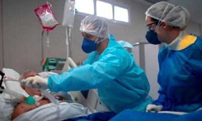 La pandemia del coronavirus causa más de 527 000 muertes. | Fuente: AFP