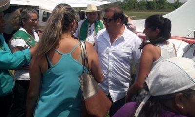 El gobernador participa de la actividades de la comunidad/Foto. RM