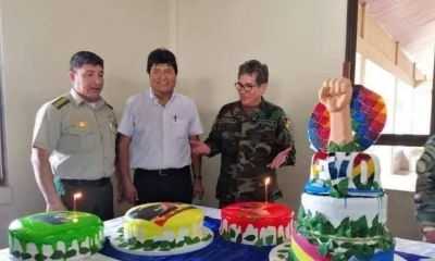 Maximiliano Dávila Pérez (der.) junto a Evo Morales y Yuri Calderón, el 26 de octubre de 2019 en Chapare..