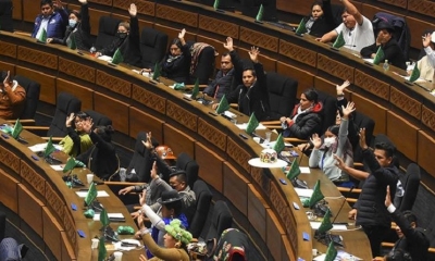 Legisladores nacionales durante una sesión de debate en la Asamblea.