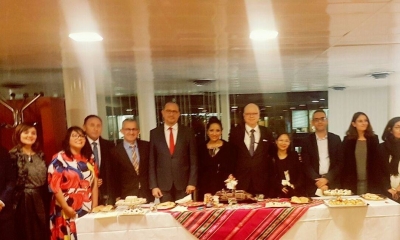 Wilma Alanoca con autoridades de la Unesco/Foto. MCYT